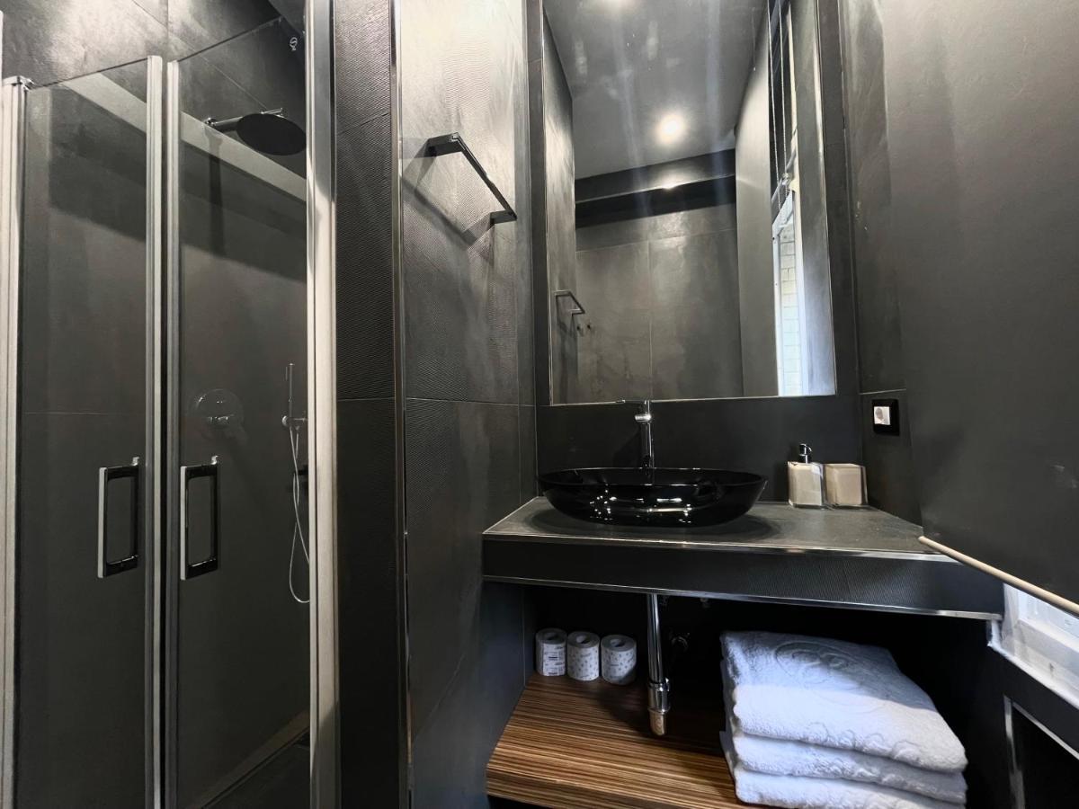 Aroma Apartment, Maschio Angioino-Porto Di Napoli Luaran gambar