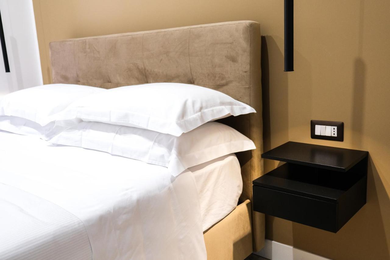 Aroma Apartment, Maschio Angioino-Porto Di Napoli Luaran gambar