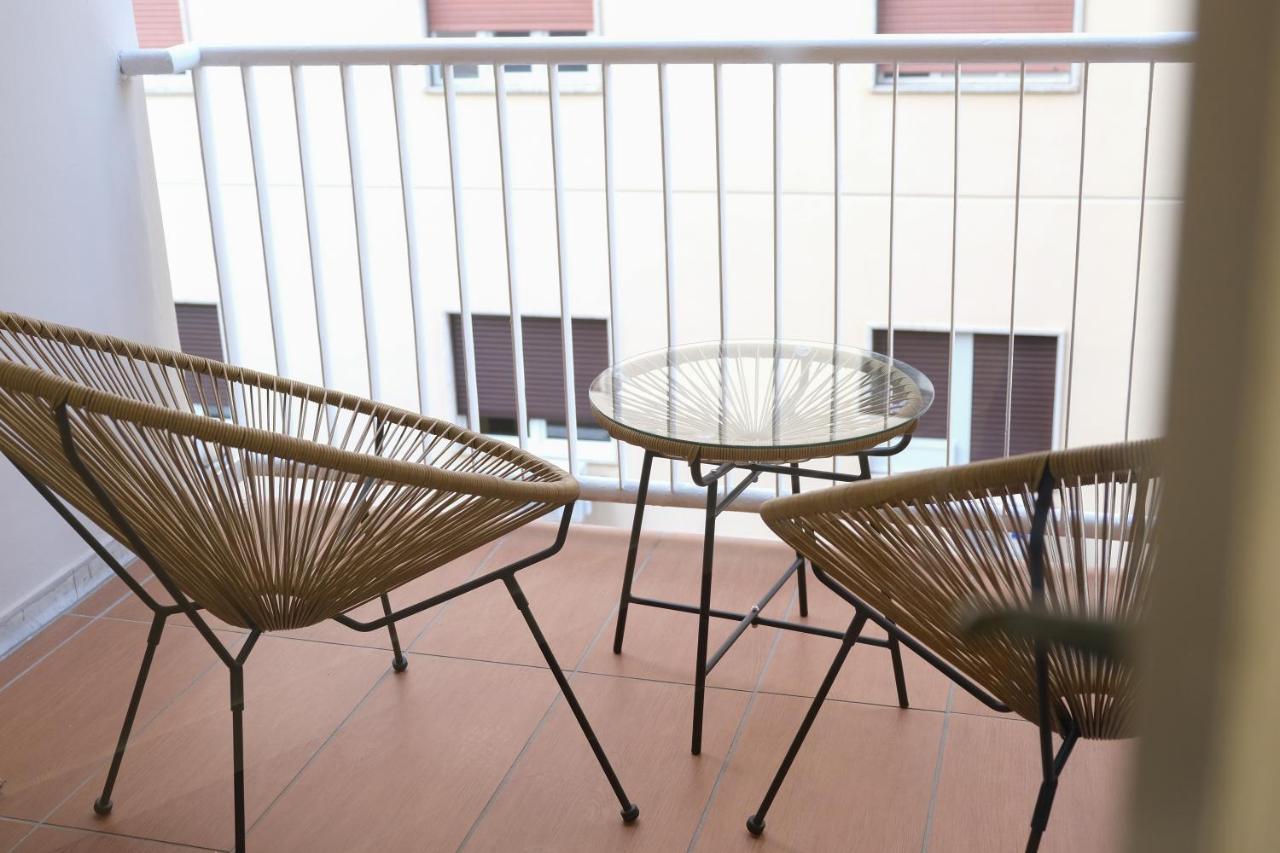 Aroma Apartment, Maschio Angioino-Porto Di Napoli Luaran gambar